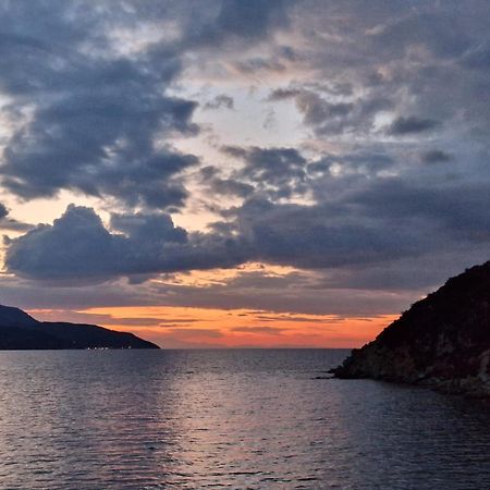Ferienwohnung La Terrazza Sul Forno - Goelba Portoferraio Exterior foto